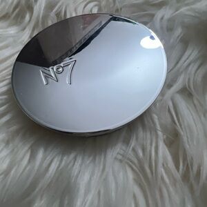 No7 Silver Compact